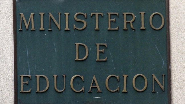 Corte acogió recurso en contra del Mineduc por eliminar beca de una alumna prioritaria