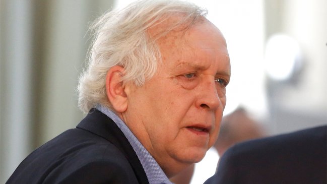 Jorge Burgos se bajó: No defenderá al ministro Santelices en acusación constitucional