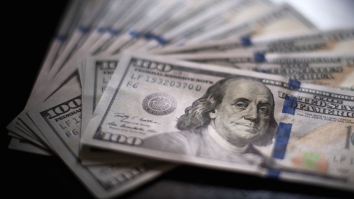 Hombre fue sorprendido con 90.000 dólares falsificados en bus internacional