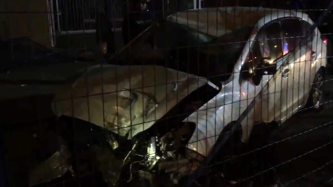 Conductor está grave tras impactar vehículo contra automotora