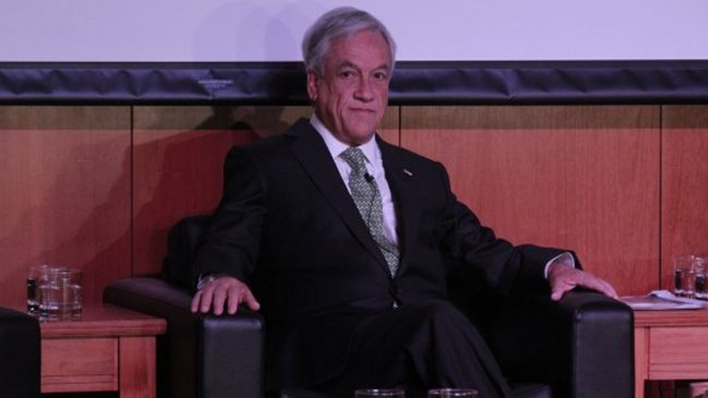 Caída de aprobación de Piñera: Gobierno 