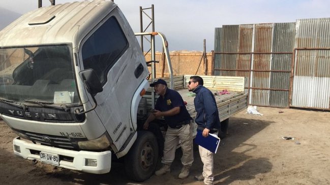 Autoridades y policías fiscalizan empresas irregulares en La Chimba de Antofagasta