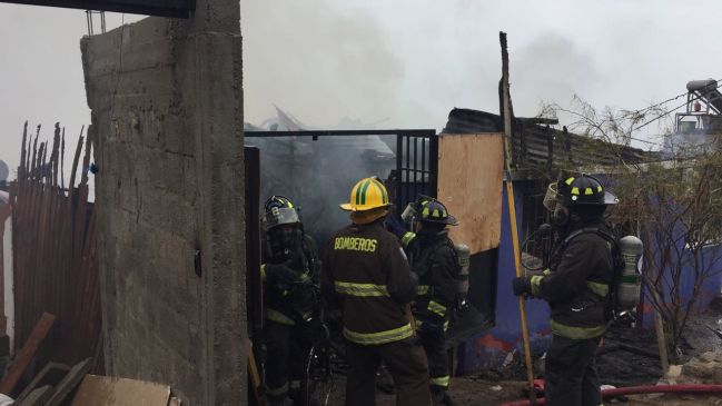 Siete damnificados dejó un incendio en el sector centro alto de Antofagasta