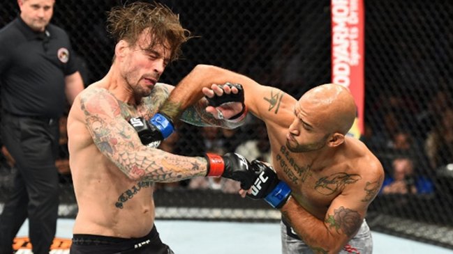 CM Punk perdió por decisión unánime en el UFC 225 en Chicago