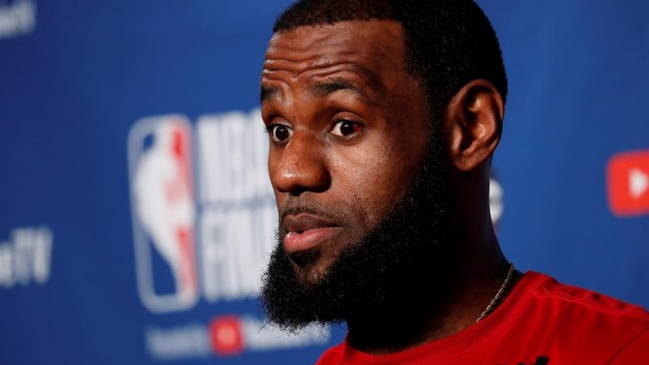 Las casas de apuestas de Las Vegas ponen a LeBron James en Los Angeles Lakers