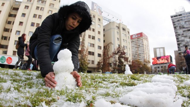 Anuncian temperaturas de hasta seis grados bajo cero para este martes en la Región Metropolitana