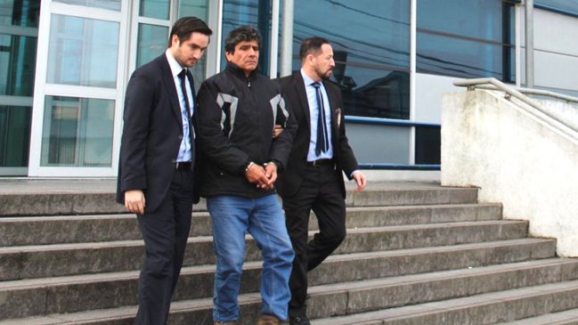 Puerto Montt: Liberan a hombre que tiene 43 perros en su casa