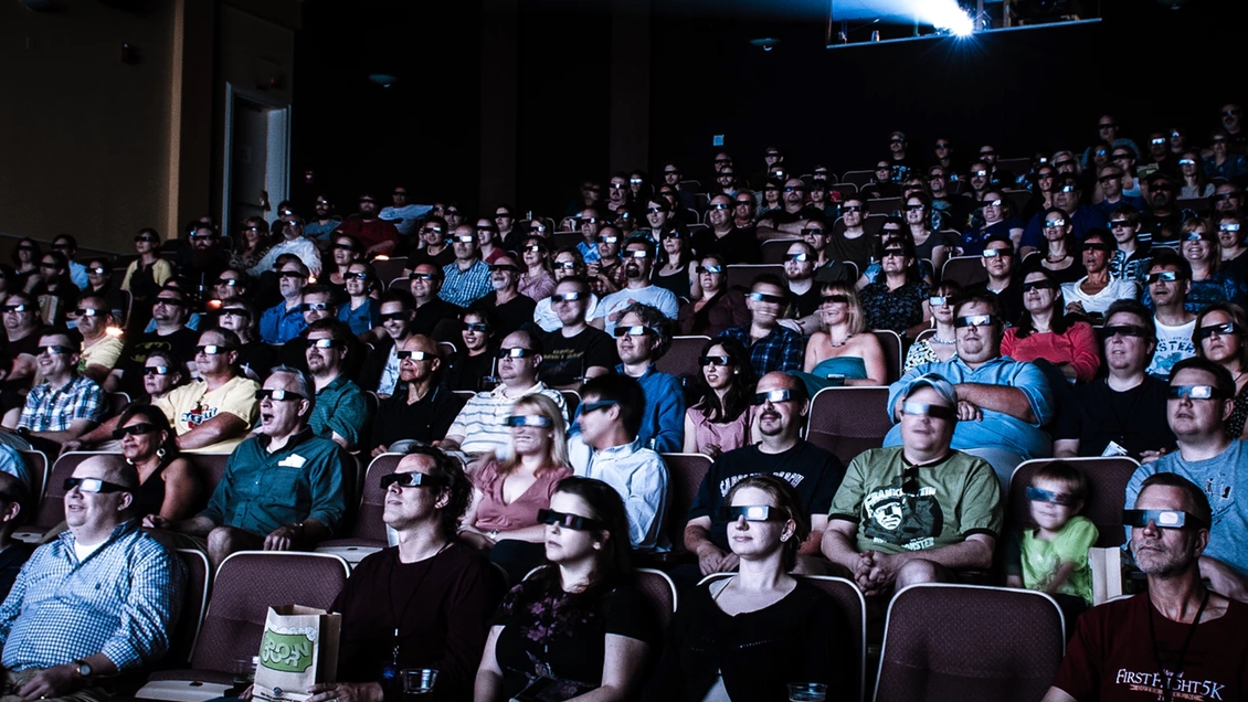 Cinemark deberá pagar indemnización a clienta que se cayó en el baño