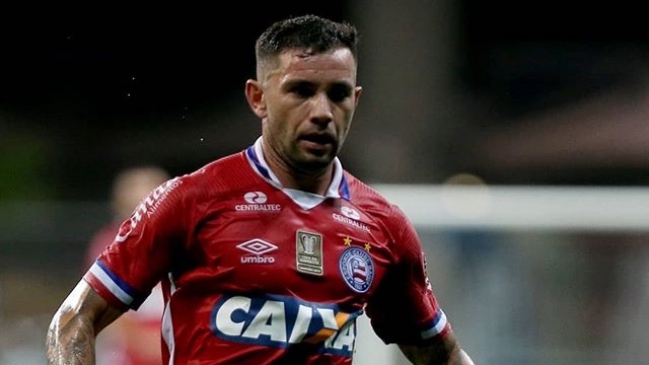 Eugenio Mena le dio agónico triunfo a Bahía sobre Corinthians en el Brasileirao