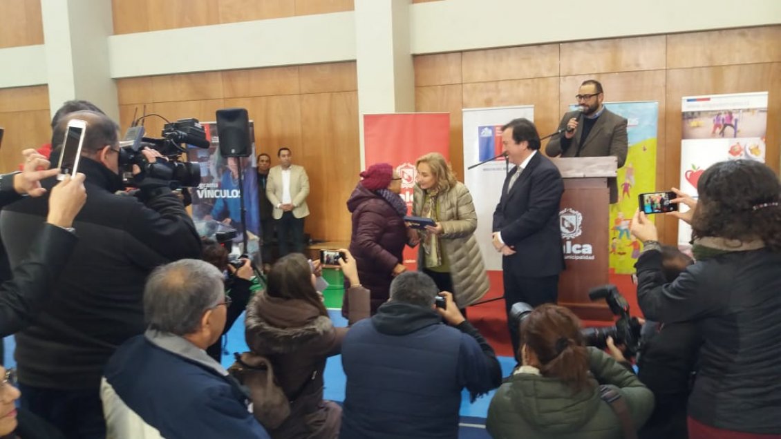 Primera dama inauguró nueva versión del Programa Vínculos del Senama en Talca