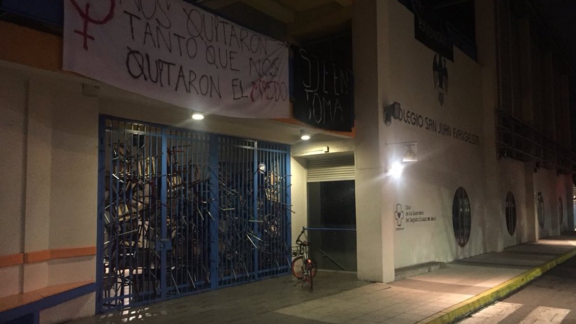 Estudiantes se tomaron colegio San Juan Evangelista de Las Condes