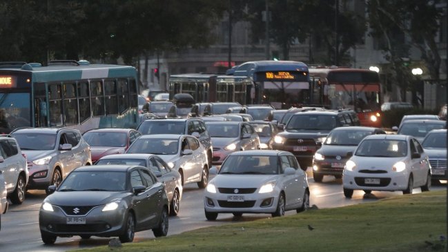 Camión volcó en General Velásquez