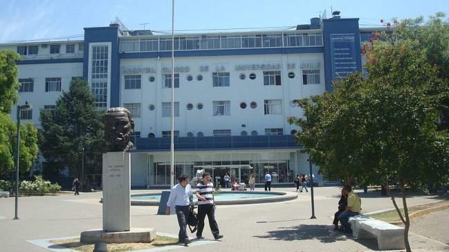Renunció el director del Hospital de la U. de Chile, denunciado por acoso sexual