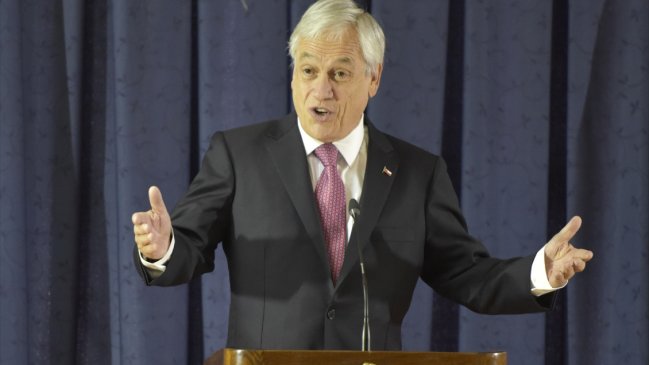 Diputados DC piden que Piñera baje el sueldo de autoridades, uniformados y parlamentarios