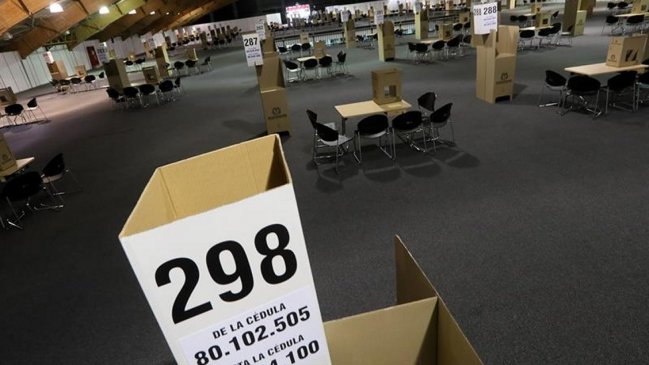 Colombianos comienzan votación de segunda vuelta presidencial