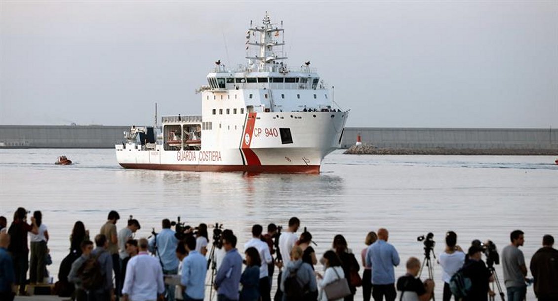 Refugiados del Aquarius comienzan a llegar a España