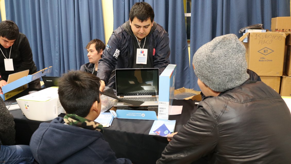 San Pedro de la Paz: Más de 600 estudiantes recibieron notebook