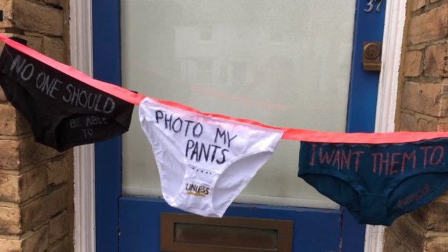 Mujeres protestaron contra diputado que se opuso a ley contra abuso