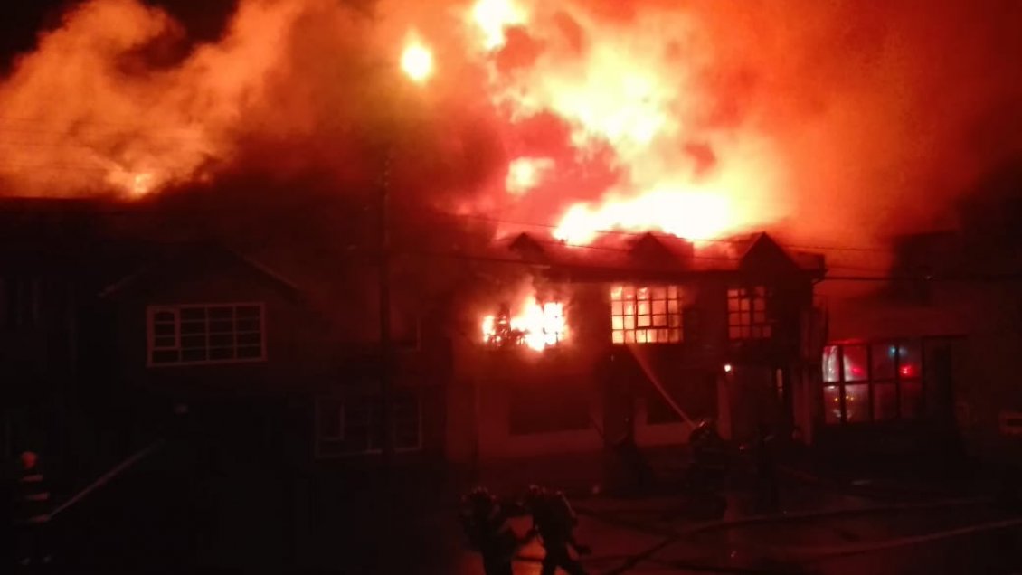 Continúa investigación por fatal incendio en Castro