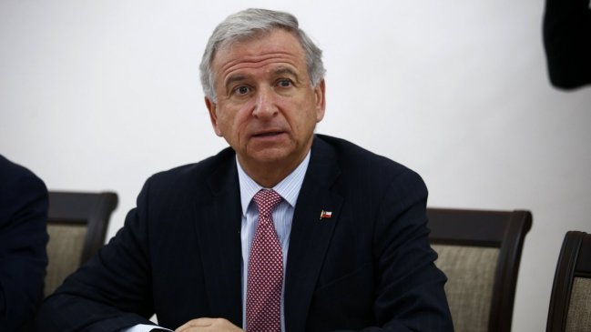 Comisión mixta de Presupuestos suspendió sesión por aviso de ausencia del ministro Larraín