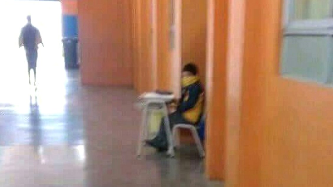 Tras polémico castigo a niño, colegio anuncia acciones legales contra apoderados denunciantes