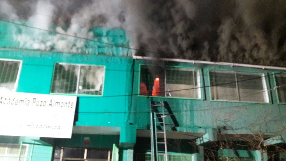 Tarapacá: Incendio consumió en un 60% colegio en el centro de Pozo Almonte