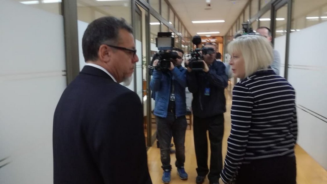 Política migratoria: Senador Lagos Weber expresó molestia a embajadora de EE.UU.