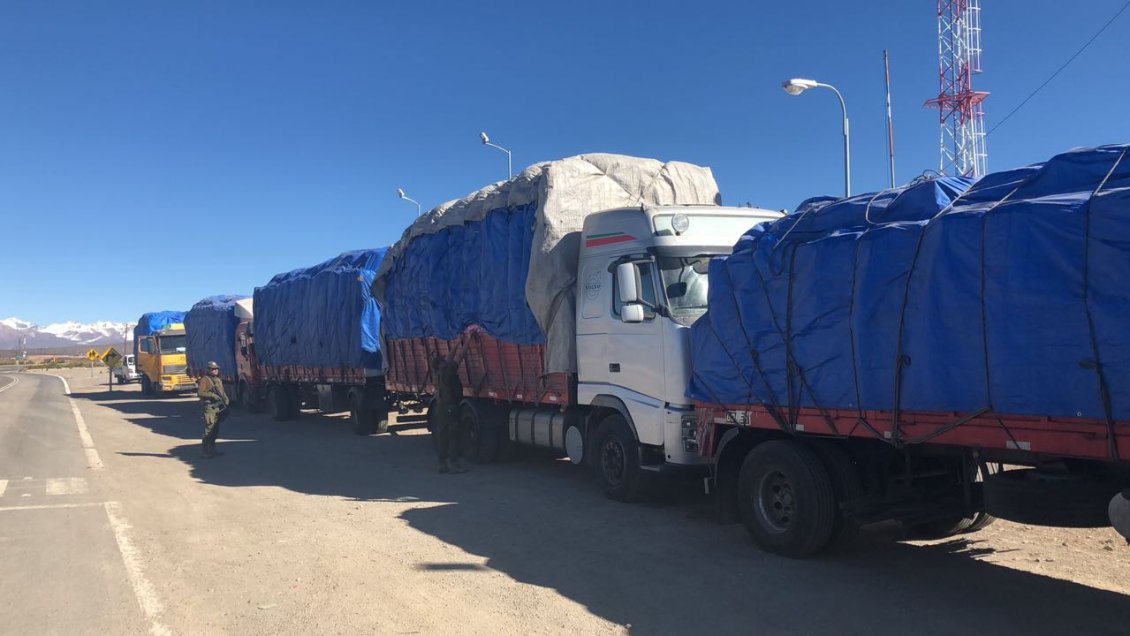 Arica: Camioneros intentaron sobornar a carabineros para salir del país con ropa de contrabando
