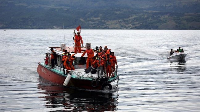 Detenido capitán de nave con exceso de pasajeros que naufragó en Sumatra