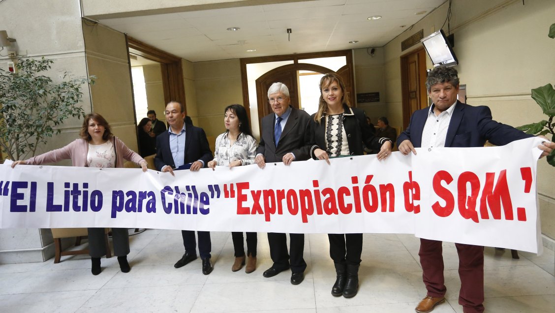 Diputados PPD pidieron expropiar SQM y nacionalizar el litio
