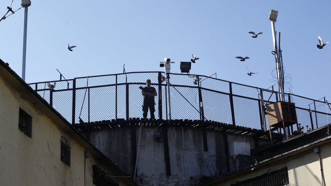 Capellán de Gendarmería: Chile debería ser sancionado por sus condiciones carcelarias