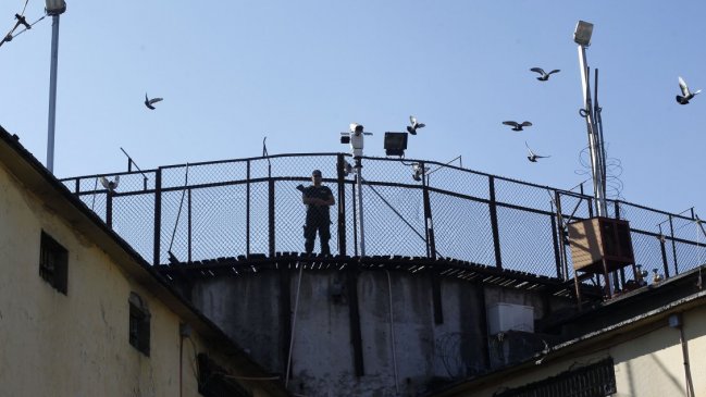Capellán de Gendarmería: Chile debería ser sancionado por sus condiciones carcelarias
