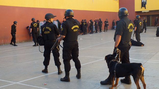 Puerto Montt: Riña en la cárcel terminó con un reo muerto