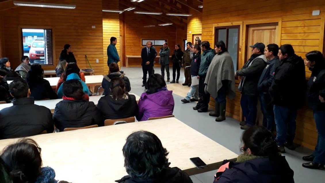 Continúa alerta amarilla: Gobernador del Ranco de reunió con vecinos de sector cercano al Cordón Caulle