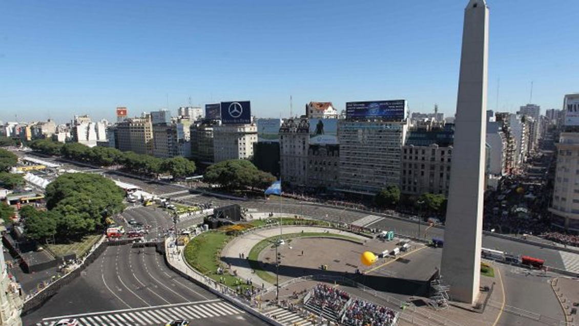 Dirigente sindical argentino adelanta: Huelga general del lunes será 