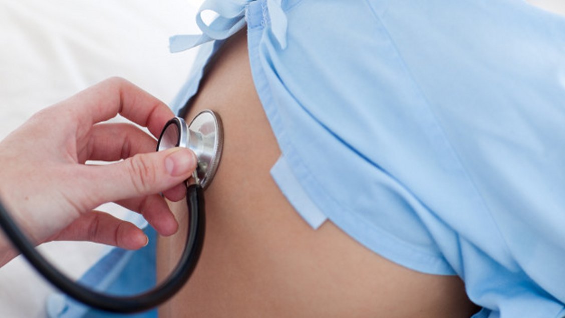 Kinesiología respiratoria disminuye el sobreuso temprano de antibióticos