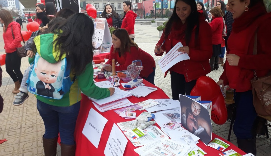 Talca: Matronas y Matrones exigen protección del Presidente para delimitar sus funciones