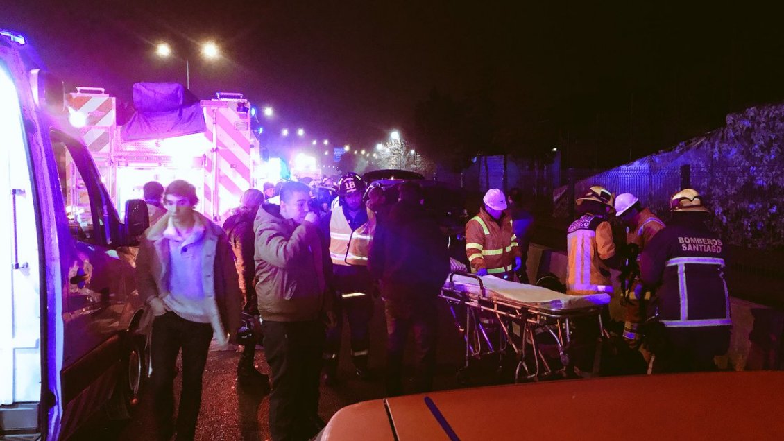 Al menos seis vehículos colisionaron en Costanera Norte