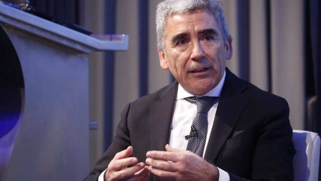 Rector UDP: Es posible evitar exclusiones usando bien el castellano, sin torturarlo a extremos ridículos