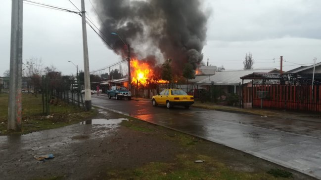 Machalí: Incendio destruyó una vivienda y dejó a un adulto mayor fallecido