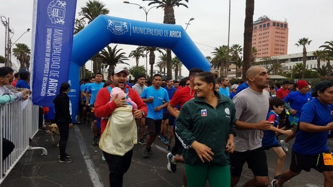 Dos mil personas despiden el mes de Arica en corrida familiar