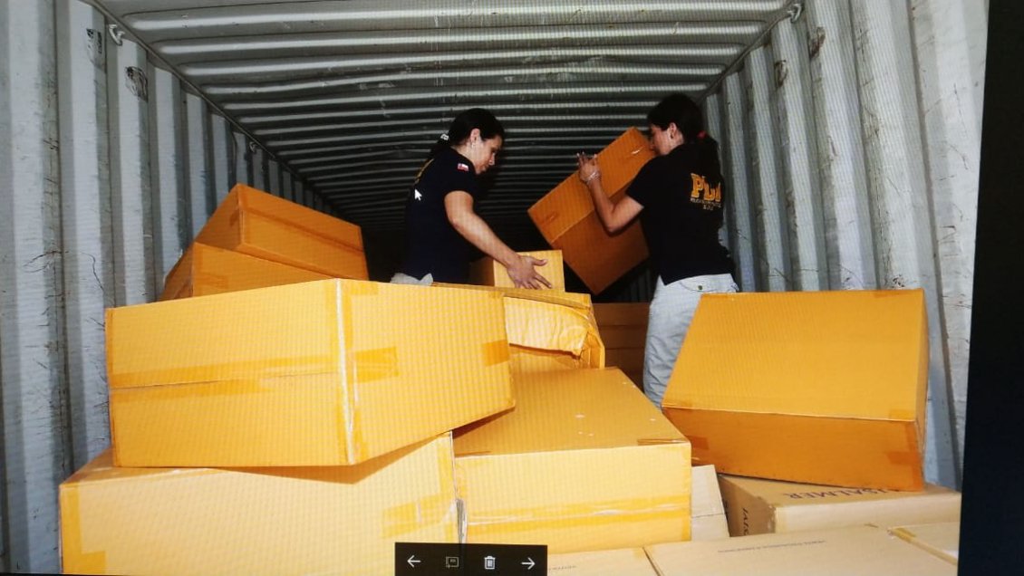 Decomisan más de 9.000 pares de zapatillas falsificadas en Iquique