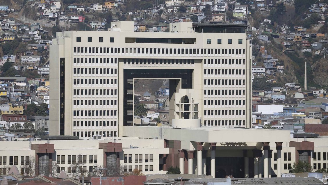 Fiscalía instruyó a la PDI que consiga información negada por el Senado