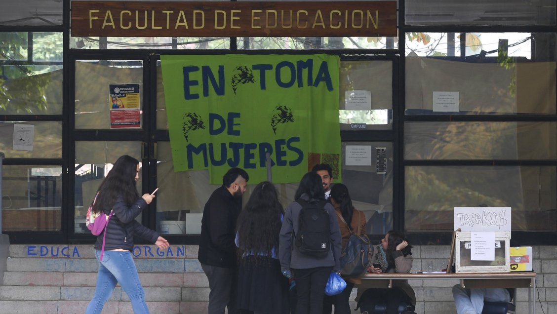 Ante toma feminista, Universidad de Concepción arrienda colegios para hacer clases