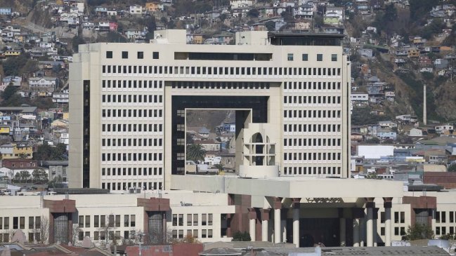 Fiscalía instruyó a la PDI que consiga información negada por el Senado