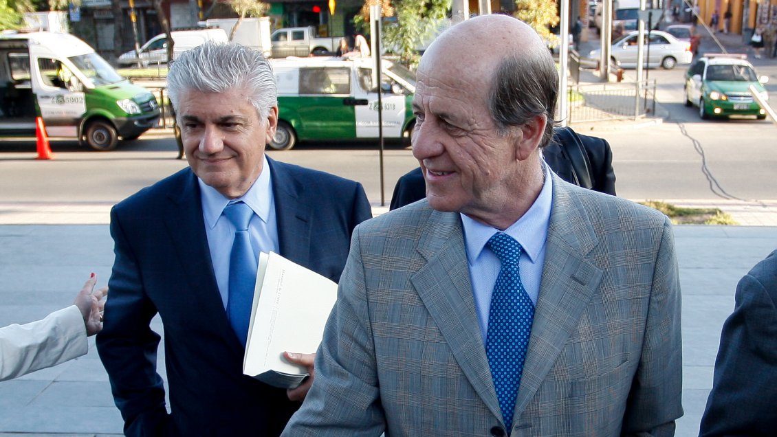 Caso Penta: Fiscalía y SII defienden multa para salida alternativa de Délano y Lavín