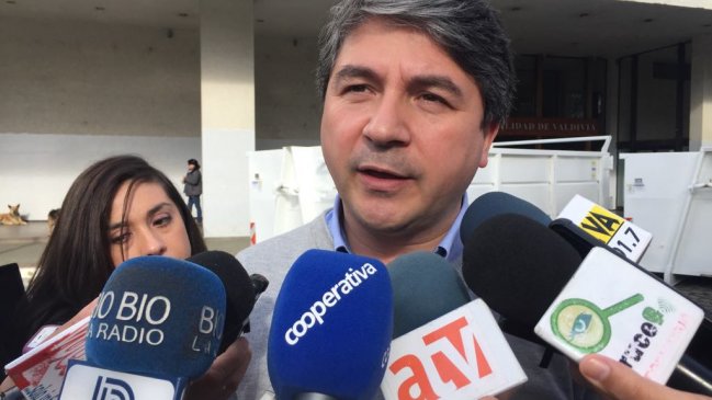 Alcalde de Valdivia critica a detractores del proyecto de estacionamientos subterráneos