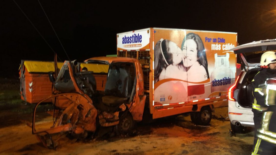 Derrame de combustible provocó accidente de tránsito en sector Alerce