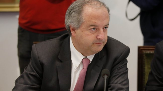 Ministro del Trabajo: Me encantaría sueldo mínimo de 420 mil pesos, pero no es viable