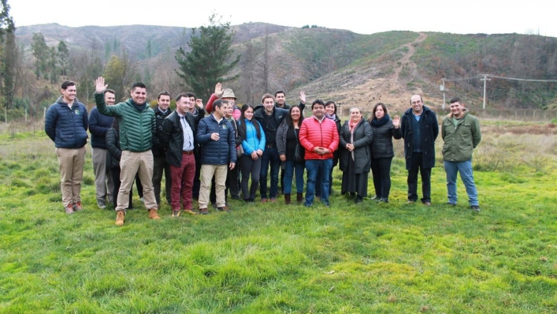 Comienza reconstrucción de la cancha de fútbol de Santa Olga en el Maule